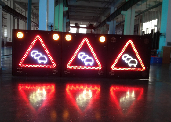 os sinais variáveis da mensagem do diodo emissor de luz de 31.25mm apressam tela de advertência da segurança do limite