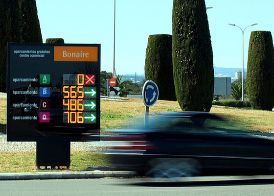 O diodo emissor de luz de VMS do MERGULHO de SMD indica o logotipo personalizado quadro de mensagens de estacionamento exterior
