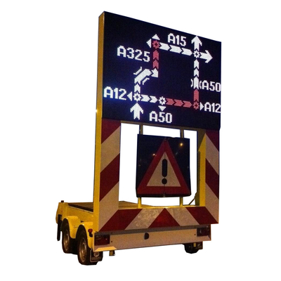 Quadro de avisos móvel da exposição de diodo emissor de luz do reboque de IP56 P10 para a segurança rodoviária do tráfego